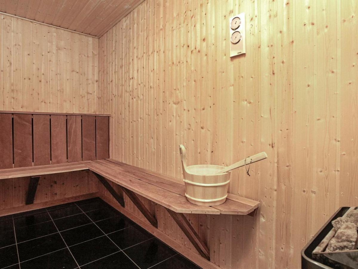 8 Person Holiday Home In Jerup Room photo