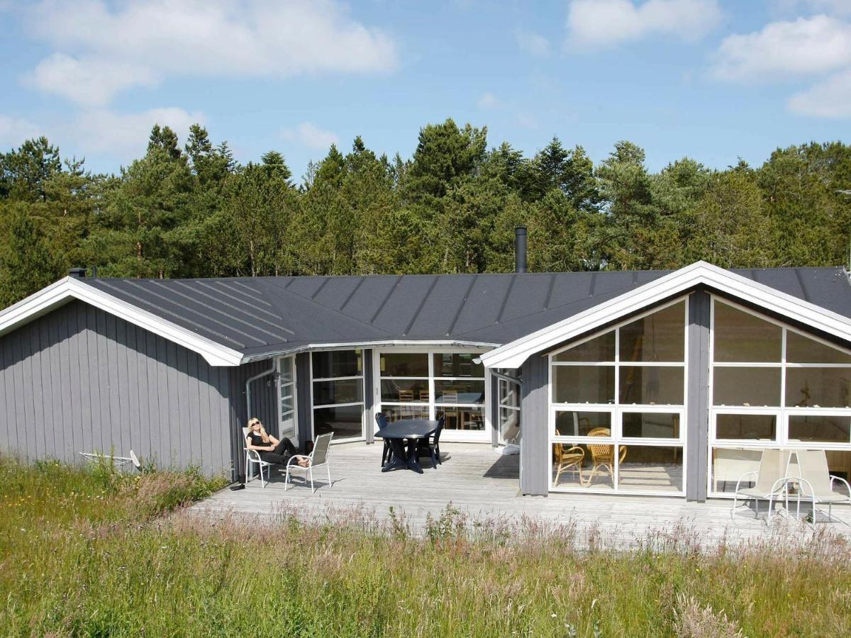 8 Person Holiday Home In Jerup Room photo